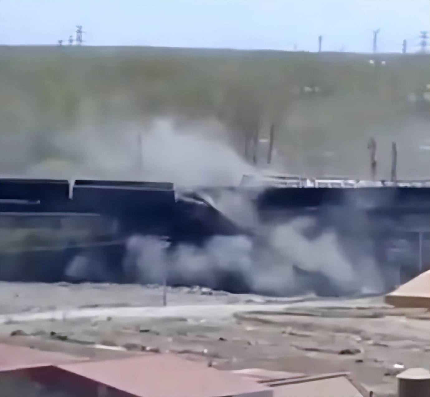 鐵路溜車是什么意思_鐵路車輛溜逸事故案例_鐵路行車事故案例視頻
